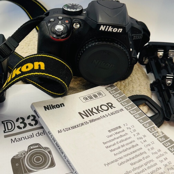 Nikon D3300 Camera - Picture 6 of 8